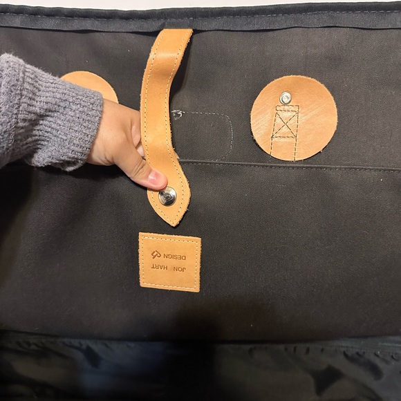 Jon Hart Design Maroon and Tan Travel Bag - Picture 12 of 15